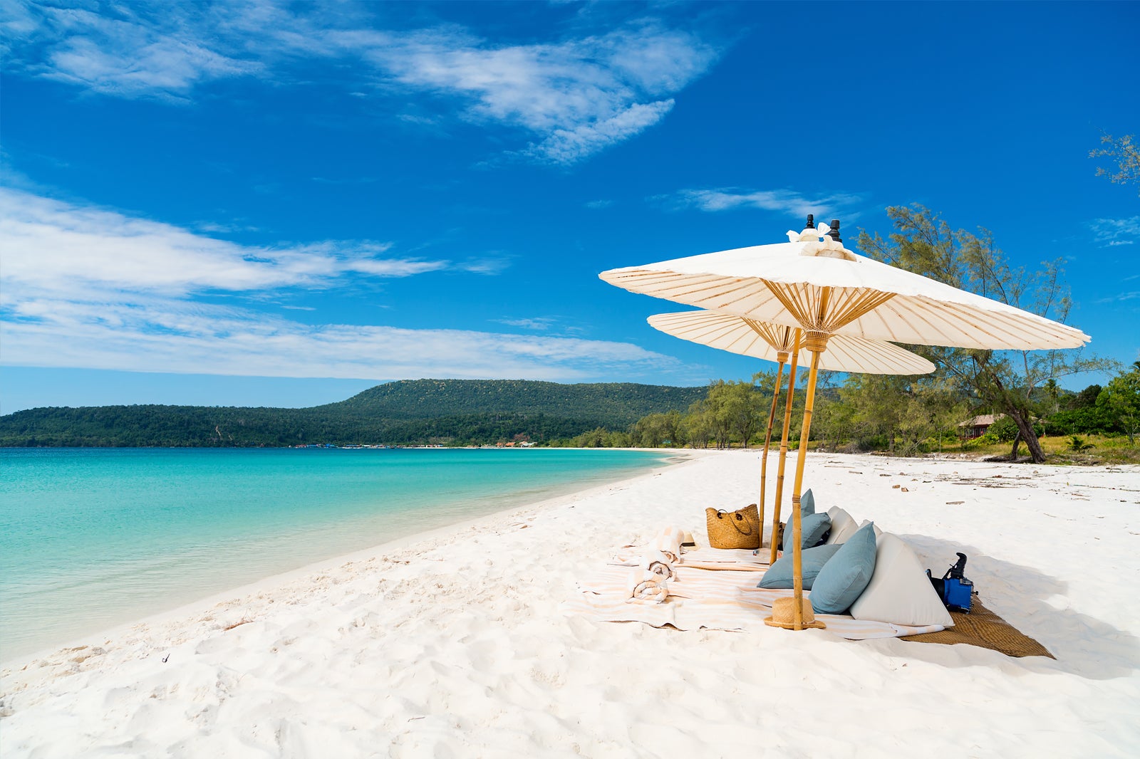 Crystal clear turquoise water and white sand beach on Koh Rong island, Cambodia.